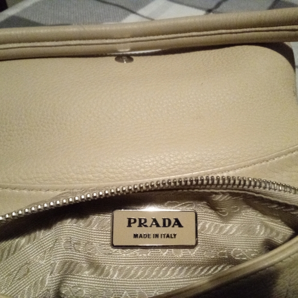 Authentic Prada Tan Vitello Daino Vintage Shoulder Bag - Picture 6 of 9